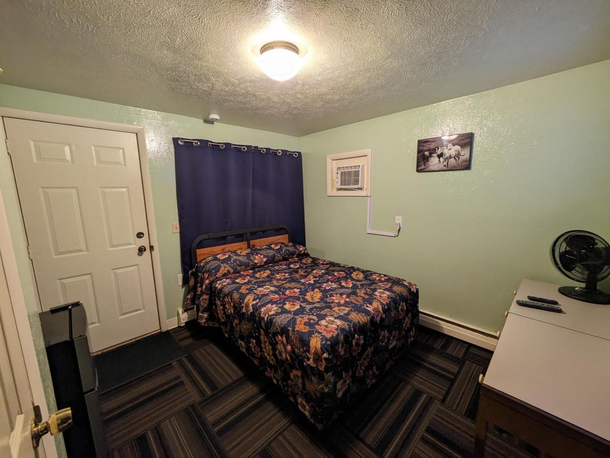 Tour Inn Motel Howard City Zewnętrze zdjęcie